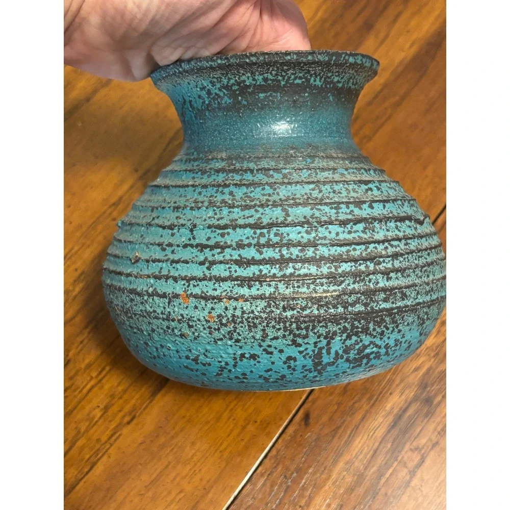 Stoneware Pottery Turquoise Blue Ribbed Textured‎ Vase Pot Signed Brutalist 5.5